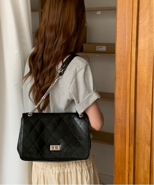 セール】チェーンショルダーエナメルキルティングショルダーバッグ