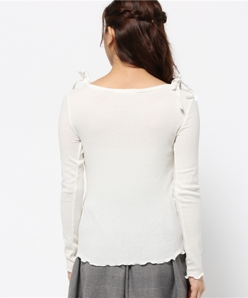 one after another NICE CLAUP（ワンアフターアナザーナイスクラップ）の「【ナイスクラップ】肩リボン長袖テレコＴシャツ（Tシャツ/カットソー・レディース・アイボリー/サックスブルー/ピンク/ネイビー/ブラック・FREE）」の8枚目の写真