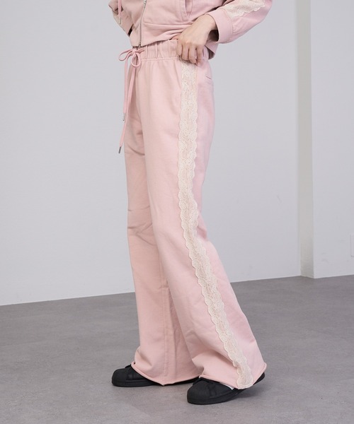 RAY CASSIN（レイカズン）の「【セットアップ対応】ピグメントレースフレアスウェットパンツ（スウェットパンツ・レディース・ブラック/グレー/ピンク・FREE）」の3枚目の写真