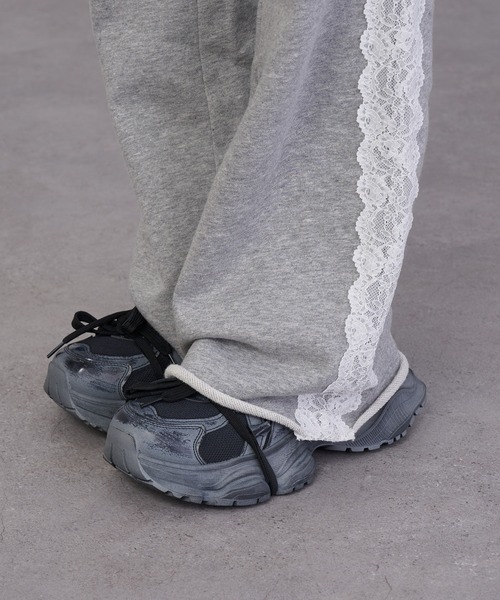 RAY CASSIN（レイカズン）の「【セットアップ対応】ピグメントレースフレアスウェットパンツ（スウェットパンツ・レディース・ブラック/グレー/ピンク・FREE）」の8枚目の写真