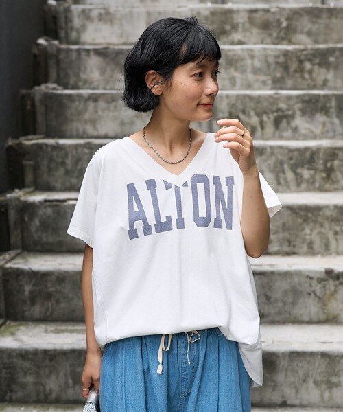 セール】ヴィンテージライク VネックロゴTシャツ（Tシャツ