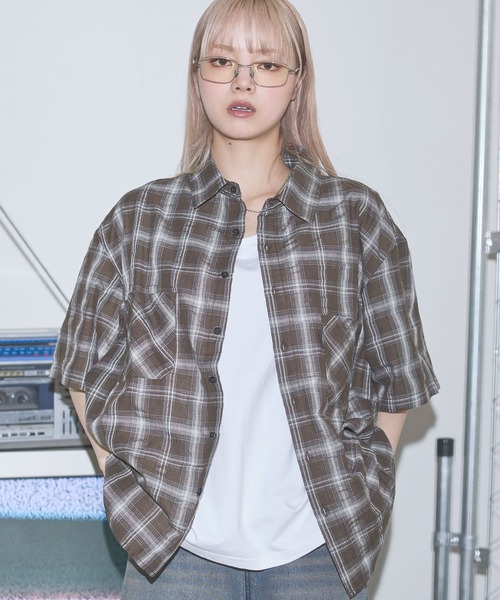MSG(エムエスジー)の「ボックスシルエット五分丈チェックシャツ【UNISEX】(シャツ/ブラウス・メンズ・ブラック/ベージュ/ブラウン・S/M/L)」の2枚目の写真