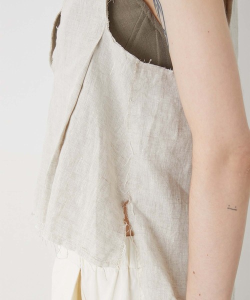 LA PEAU DE GEM（ラポドゥジェム）の「【LA PEAU DE GEM】natural v neck blouse/ナチュラルVネックブラウス（シャツ/ブラウス・レディース・ブラック/ベージュ・FREE）」の16枚目の写真