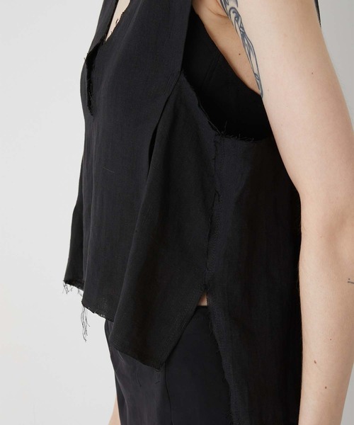 LA PEAU DE GEM（ラポドゥジェム）の「【LA PEAU DE GEM】natural v neck blouse/ナチュラルVネックブラウス（シャツ/ブラウス・レディース・ブラック/ベージュ・FREE）」の5枚目の写真