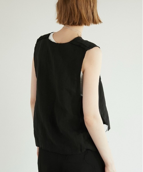 LA PEAU DE GEM（ラポドゥジェム）の「【LA PEAU DE GEM】natural v neck blouse/ナチュラルVネックブラウス（シャツ/ブラウス・レディース・ブラック/ベージュ・FREE）」の18枚目の写真