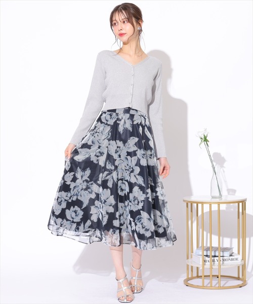 SWINGLE（スウィングル）の「Vネックエレガンスラメリブニットカーディガン（カーディガン/ボレロ・レディース・オフホワイト/ライトグレー/ピンク/ネイビー・FREE）」の19枚目の写真