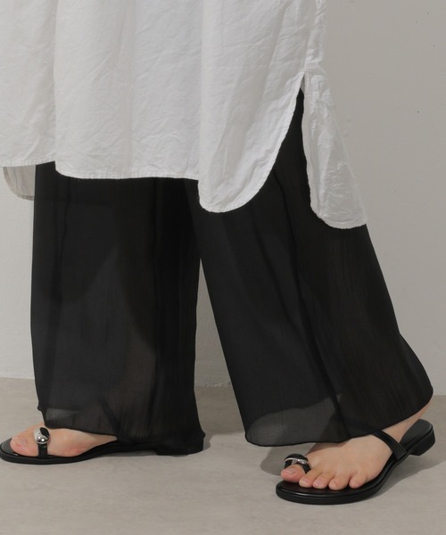 Monocoro toppi(モノコロトッピ)の「クレープシフォン シアー レギンスパンツ(レギンス/スパッツ・レディース・カーキ/グレー/チャコールグレー・フリー)」の2枚目の写真