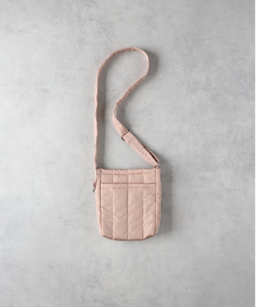 Right-on（ライトオン）の「HONEYSUCKLE ROSE(ハニーサックルローズ)【レディース】パデッドミニショルダーバッグ（ショルダーバッグ・レディース・ブラック/グレー/オフホワイト/ピンク・ONE SIZE）」の8枚目の写真