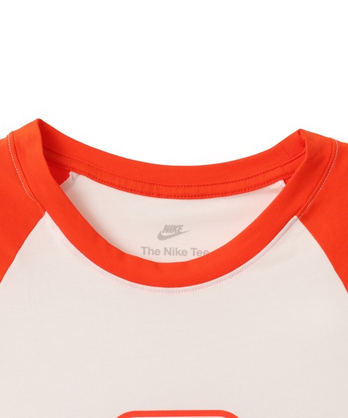 NIKE(ナイキ)の「NIKE AS W NSW NK CHLL KNT TEE RGLN / ナイキ ウィメンズ チル ニット ウィメンズ スリム グラフィック Tシャツ【SP】(Tシャツ/カットソー・レディース・グレー/アイボリー・L/M/S/XS)」の11枚目の写真