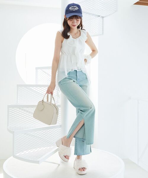 MAJESTIC LEGON(マジェスティックレゴン)の「ハートチャームセットスクエアボストン(ボストンバッグ・レディース・アイボリー/ブラック/ブラウン・FREE)」の10枚目の写真