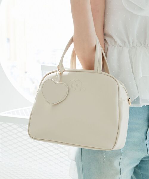 MAJESTIC LEGON(マジェスティックレゴン)の「ハートチャームセットスクエアボストン(ボストンバッグ・レディース・アイボリー/ブラック/ブラウン・FREE)」の11枚目の写真