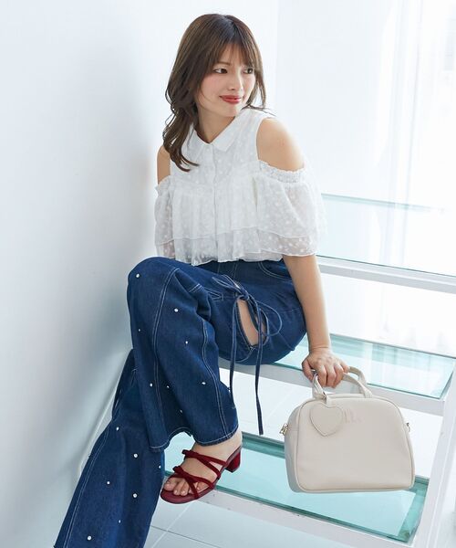 MAJESTIC LEGON(マジェスティックレゴン)の「ハートチャームセットスクエアボストン(ボストンバッグ・レディース・アイボリー/ブラック/ブラウン・FREE)」の12枚目の写真