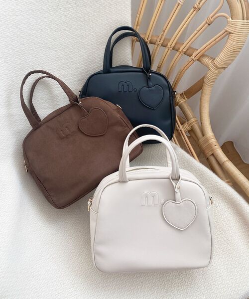 MAJESTIC LEGON(マジェスティックレゴン)の「ハートチャームセットスクエアボストン(ボストンバッグ・レディース・アイボリー/ブラック/ブラウン・FREE)」の22枚目の写真
