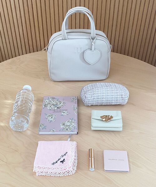 MAJESTIC LEGON(マジェスティックレゴン)の「ハートチャームセットスクエアボストン(ボストンバッグ・レディース・アイボリー/ブラック/ブラウン・FREE)」の18枚目の写真