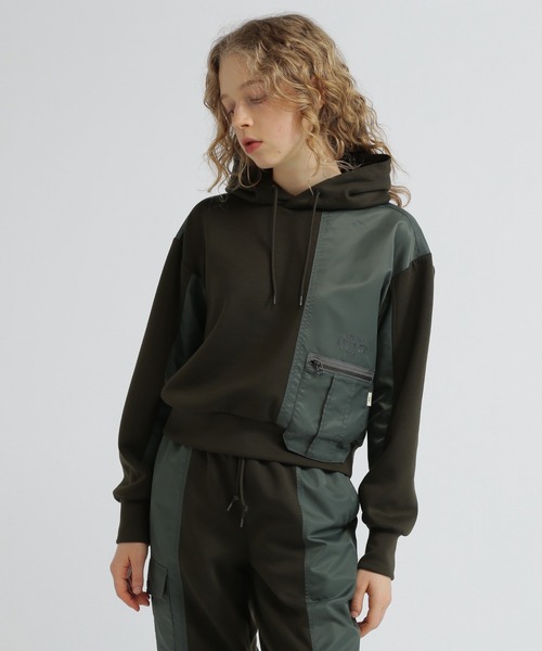 AVIREX(アヴィレックス)の「NYLON PATCH COMBI PARKA/ナイロンパッチコンビパーカー(パーカー・レディース・グレー/オリーブ/ブラック・S/L/M)」の4枚目の写真