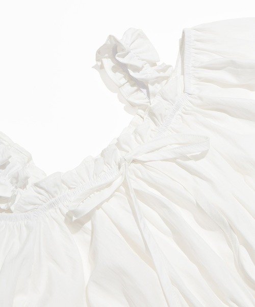 PUNYUS（プニュズ）の「2WAYオフショルダーブラウス（シャツ/ブラウス・レディース・ブラック/ホワイト・1/2/3/4）」の14枚目の写真