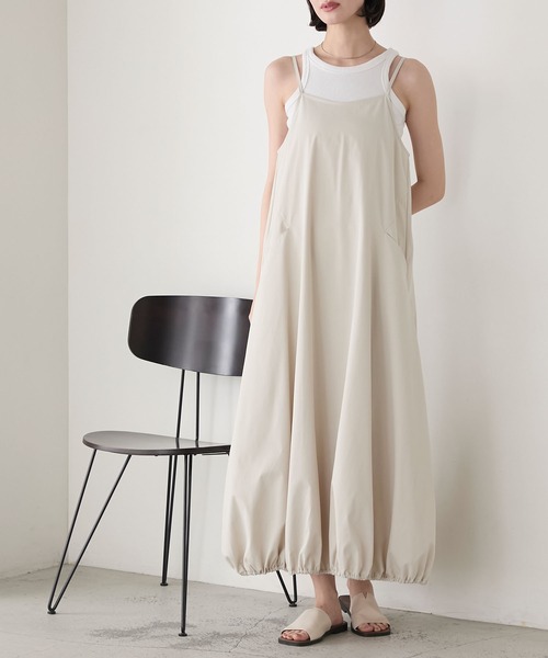 forksy.(フォルクシー)の「【forksy.】バルーンシルエットキャミワンピース(ワンピース・レディース・カーキ/アイボリー/ブルー/ブラック・FREE)」の2枚目の写真