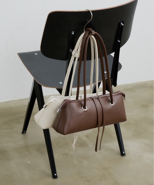 【DOONEY&BUORKE】ショルダーバッグ　レザー　ベージュ　ブラウン DOONEY＆BOURKE（ドゥーニー＆バーク）の「DOONEY & BOURKE