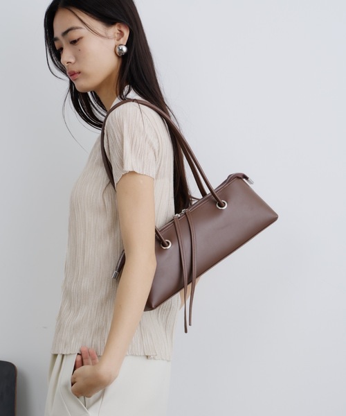 DFFUR.（ディフル）の「ロングハンドルワイドショルダーバッグ（ショルダーバッグ・レディース・アイボリー/ブラウン・FREE）」の14枚目の写真