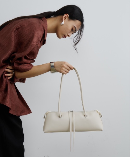 DFFUR.（ディフル）の「ロングハンドルワイドショルダーバッグ（ショルダーバッグ・レディース・アイボリー/ブラウン・FREE）」の7枚目の写真