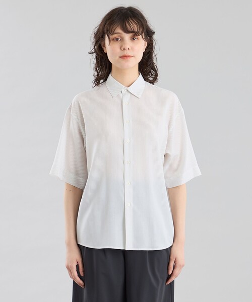 MACKINTOSH PHILOSOPHY(マッキントッシュ フィロソフィー)の「GREY LABEL ストライプショートスリーブレギュラーカラーシャツ(シャツ/ブラウス・レディース・ライトグレー/ライトブルー・2/6)」の4枚目の写真