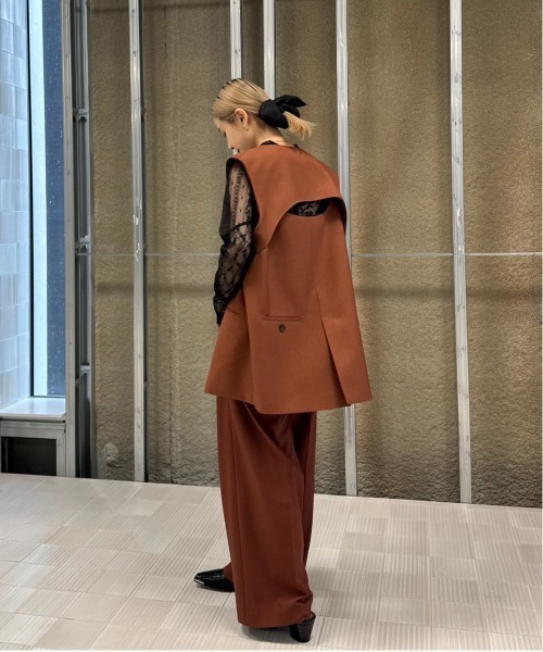 DOUBLE LAYER LIKE CURVE VEST（ベスト）｜Ameri（アメリ）の