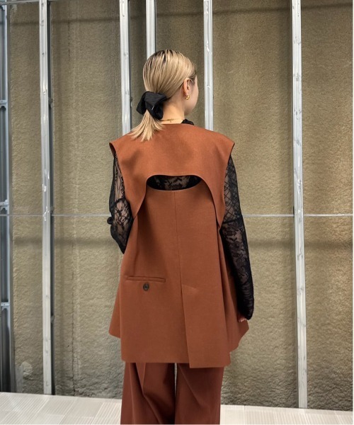 DOUBLE LAYER LIKE CURVE VEST（ベスト）｜Ameri（アメリ）の