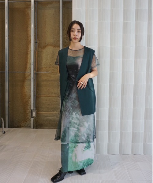 Ameri（アメリ）の「DOUBLE LAYER LIKE CURVE VEST（ベスト）」 - WEAR