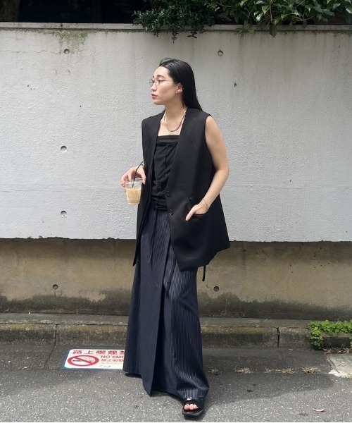 DOUBLE LAYER LIKE CURVE VEST（ベスト）｜Ameri（アメリ）の