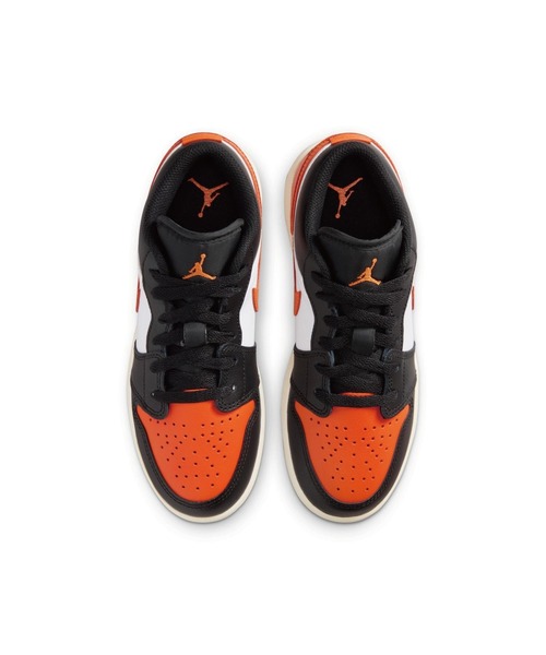 JORDAN BRAND(ジョーダンブランド)の「AIR JORDAN 1 LOW GS 553560-081(スニーカー・キッズ・ブラック・23.0cm/23.5cm/24.0cm/24.5cm/25.0cm)」の6枚目の写真