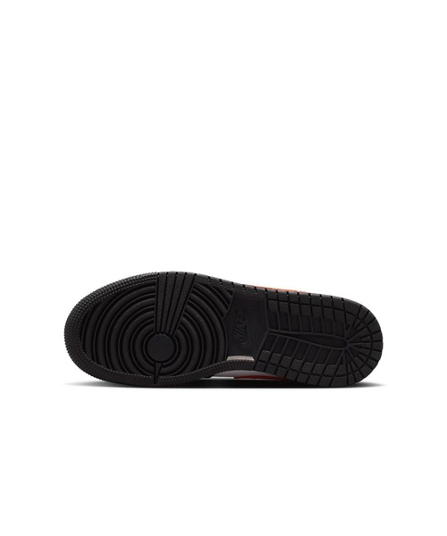 JORDAN BRAND(ジョーダンブランド)の「AIR JORDAN 1 LOW GS 553560-081(スニーカー・キッズ・ブラック・23.0cm/23.5cm/24.0cm/24.5cm/25.0cm)」の3枚目の写真