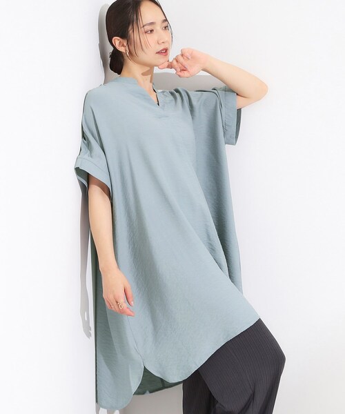 SHOO・LA・RUE(シューラルー)の「【S-LL/ひんやり】涼しく楽に体型カバー ゆったりスキッパー半袖チュニック(チュニック・レディース・グリーン系/チャコールグレー/ナチュラル/ブラック・01/02/03/04)」の4枚目の写真