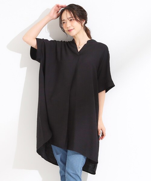 SHOO・LA・RUE(シューラルー)の「【S-LL/ひんやり】涼しく楽に体型カバー ゆったりスキッパー半袖チュニック(チュニック・レディース・グリーン系/チャコールグレー/ナチュラル/ブラック・01/02/03/04)」の5枚目の写真