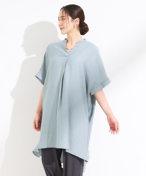 SHOO・LA・RUE(シューラルー)の「【S-LL/ひんやり】涼しく楽に体型カバー ゆったりスキッパー半袖チュニック(チュニック・レディース・グリーン系/チャコールグレー/ナチュラル/ブラック・01/02/03/04)」の14枚目の写真