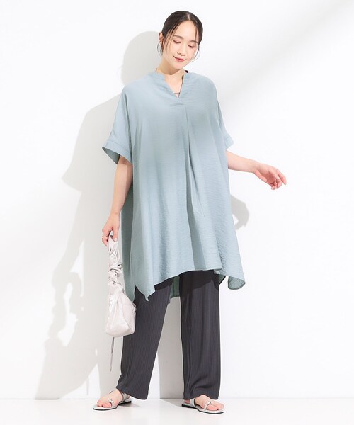 SHOO・LA・RUE(シューラルー)の「【S-LL/ひんやり】涼しく楽に体型カバー ゆったりスキッパー半袖チュニック(チュニック・レディース・グリーン系/チャコールグレー/ナチュラル/ブラック・01/02/03/04)」の15枚目の写真