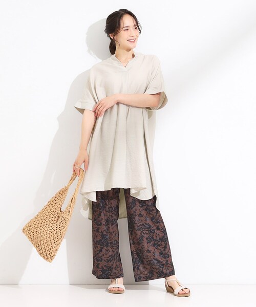 SHOO・LA・RUE(シューラルー)の「【S-LL/ひんやり】涼しく楽に体型カバー ゆったりスキッパー半袖チュニック(チュニック・レディース・グリーン系/チャコールグレー/ナチュラル/ブラック・01/02/03/04)」の19枚目の写真