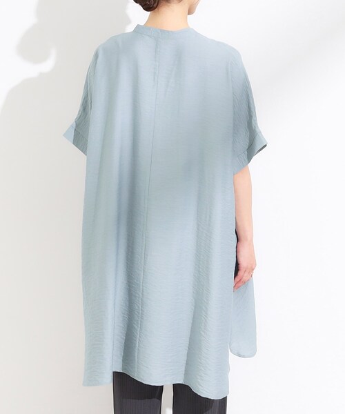 SHOO・LA・RUE(シューラルー)の「【S-LL/ひんやり】涼しく楽に体型カバー ゆったりスキッパー半袖チュニック(チュニック・レディース・グリーン系/チャコールグレー/ナチュラル/ブラック・01/02/03/04)」の22枚目の写真