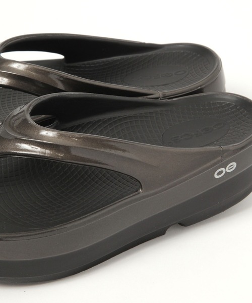 OOFOS(ウーフォス)の「【HEREIAM】OOFOS(ウーフォス)/OOmega Luxe(サンダル・レディース・ブラック/ブラウン系その他・X-SMALL/SMALL/MEDIUM)」の8枚目の写真