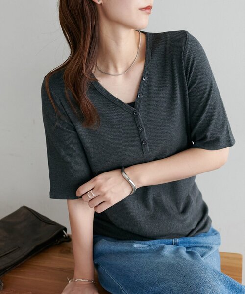 DISCOAT(ディスコート)の「【WEB限定】リブヘンリープルオーバー5分袖(Tシャツ/カットソー・レディース・ネイビー/グレー/ダークグレー/グリーン系その他/ブラウン/レッド/ブラック系その他/ブラック/アイボリー・FREE)」の1枚目の写真