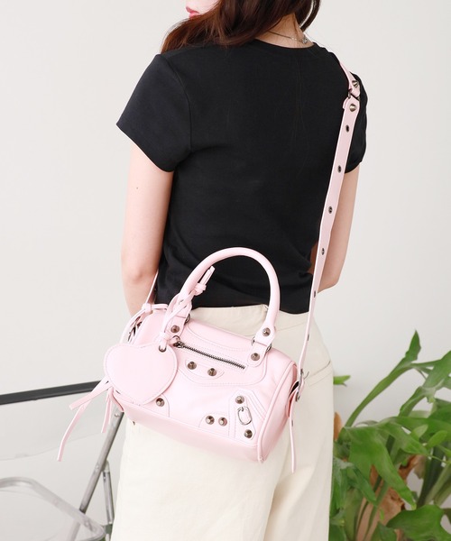 Chick(チック)の「Studded 2-Way Shoulder Bag / スタッズ付き 2WAYショルダーバッグ 2026年春夏(ショルダーバッグ・レディース・ピンク/ブラック/レッド・FREE)」の15枚目の写真