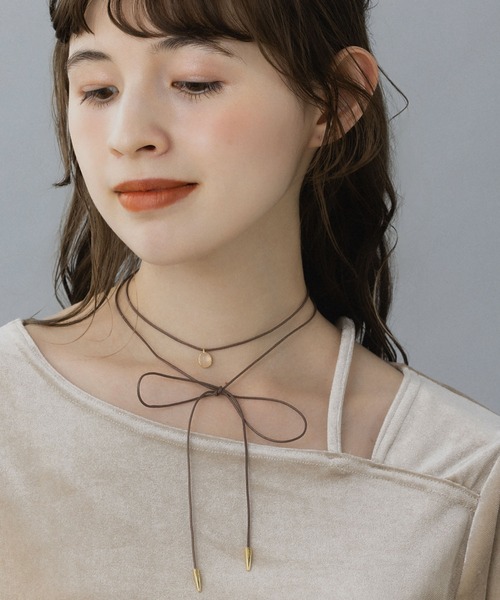 LA MUe（ラミュー）の「【LA MUE】ストーン付きコードチョーカー（チョーカー・レディース・レッド/ブラウン/ピンク・FREE）」の4枚目の写真