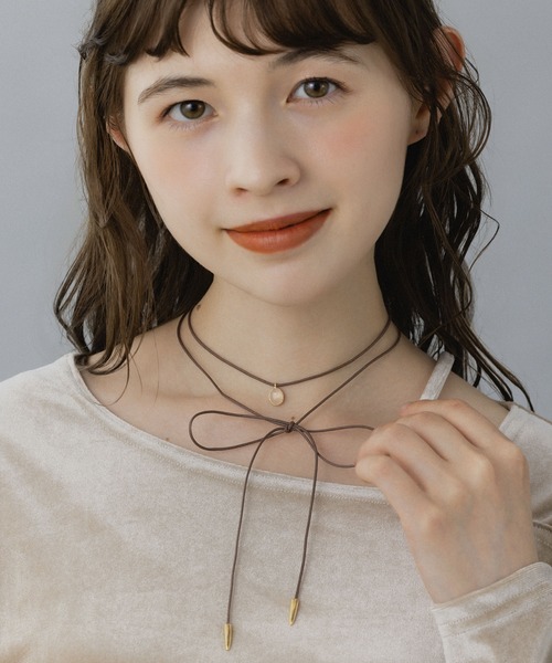 LA MUe（ラミュー）の「【LA MUE】ストーン付きコードチョーカー（チョーカー・レディース・レッド/ブラウン/ピンク・FREE）」の5枚目の写真