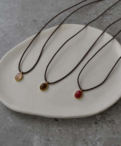 LA MUe（ラミュー）の「【LA MUE】ストーン付きコードチョーカー（チョーカー・レディース・レッド/ブラウン/ピンク・FREE）」の8枚目の写真