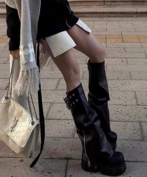DIAVEL(ディアベル)の「「天使系ホワイト登場」/【1足3役】超厚底×美脚レッグカバーSETブーツ(ブーツ・レディース・ブラック/ホワイト・S/M/L)」の17枚目の写真