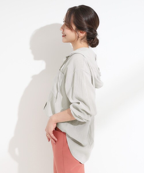 DRESKIP（ドレスキップ）の「【洗濯機可】サッと羽織れる シアーフードシャツ（シャツ/ブラウス・レディース・ナチュラル/ブラック/ライトグリーン・03/02/04/01）」の13枚目の写真