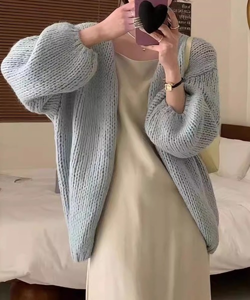 cammie(キャミー)の「ローゲージボリュームスリーブニットカーディガン(カーディガン/ボレロ・レディース・ホワイト/サックスブルー/ライトピンク・FREE)」の5枚目の写真