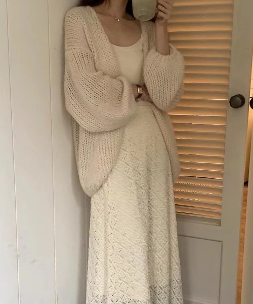 cammie(キャミー)の「ローゲージボリュームスリーブニットカーディガン(カーディガン/ボレロ・レディース・ホワイト/サックスブルー/ライトピンク・FREE)」の7枚目の写真