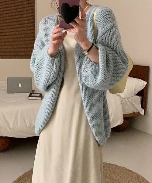 cammie(キャミー)の「ローゲージボリュームスリーブニットカーディガン(カーディガン/ボレロ・レディース・ホワイト/サックスブルー/ライトピンク・FREE)」の16枚目の写真