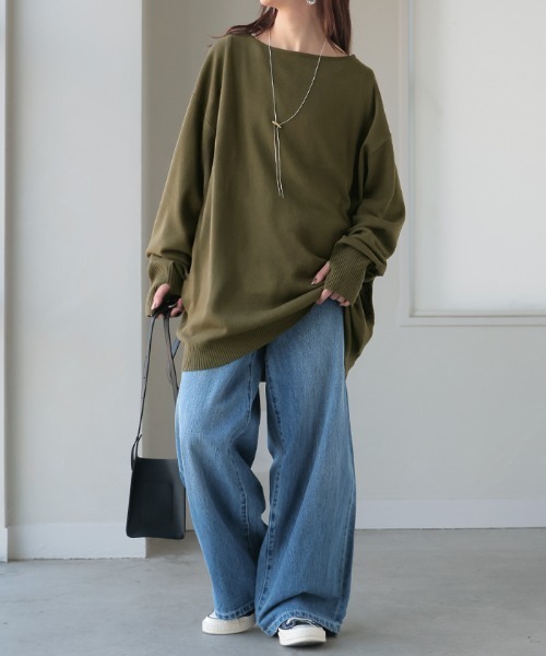 HUG.U（ハグユー）の「指穴ボートネックニット（ニット/セーター・レディース・アイボリー/オリーブ/ブラック/ブルー/アッシュブラウン/ライトグレー/レッド・FREE）」の10枚目の写真