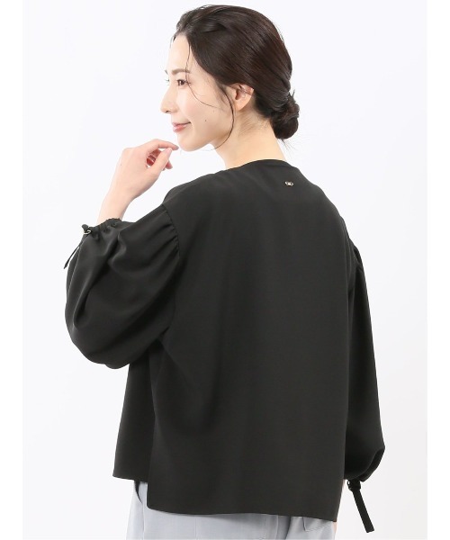 m.f.editorial（エムエフエディトリアル）の「【ストレッチ UVカット イージーケア】m.f.エディトリアル レディース ドライタッチ カルゼ シャツ アウター (セットアップ可能)（ノーカラージャケット・レディース・ベージュ/ブラック・MEDIUM/LARGE）」の7枚目の写真